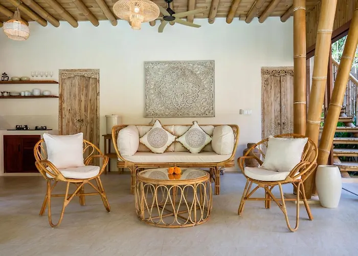 Villa Bambu Cinta - Luxury Eco Bamboo & Lemuria - Luxury Jungle Retreat *