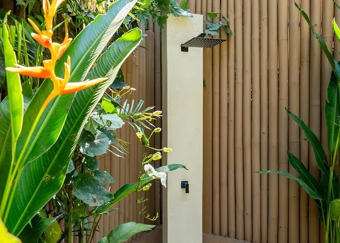 Bambu Cinta - Luxury Eco Bamboo & Lemuria - Luxury Jungle Retreat Villa
