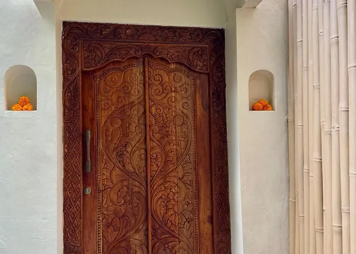 Bambu Cinta - Luxury Eco Bamboo & Lemuria - Luxury Jungle Retreat Villa