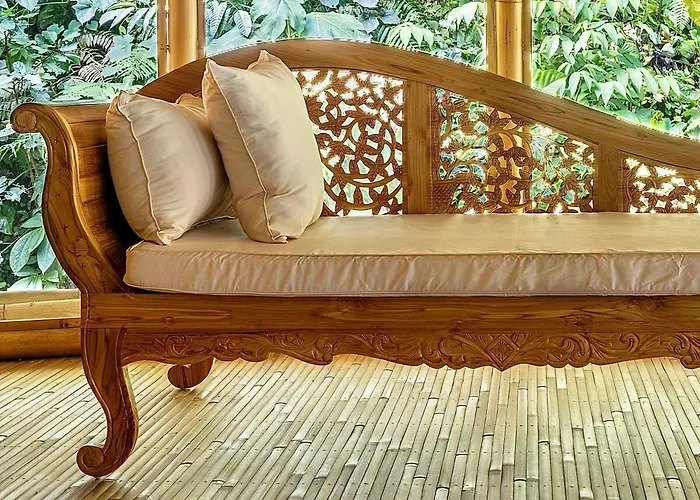 Villa Bambu Cinta - Luxury Eco Bamboo & Lemuria - Luxury Jungle Retreat *