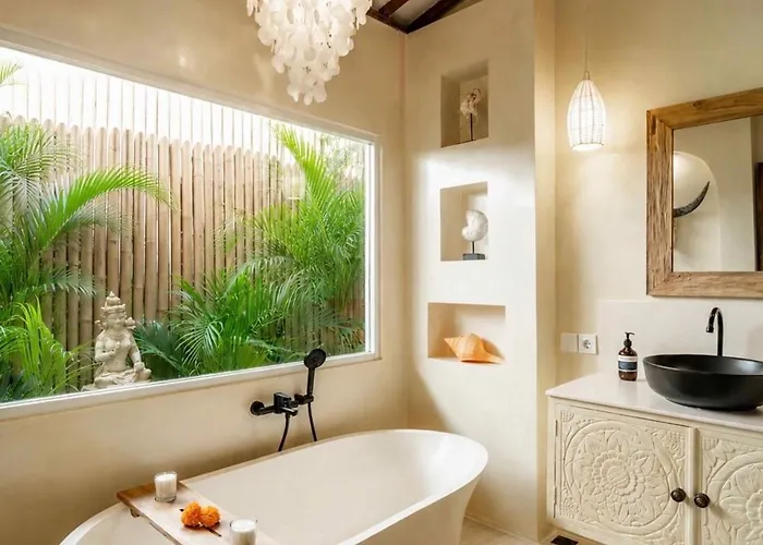 Bambu Cinta - Luxury Eco Bamboo & Lemuria - Luxury Jungle Retreat *