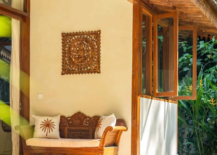 Villa Bambu Cinta - Luxury Eco Bamboo & Lemuria - Luxury Jungle Retreat Ubud