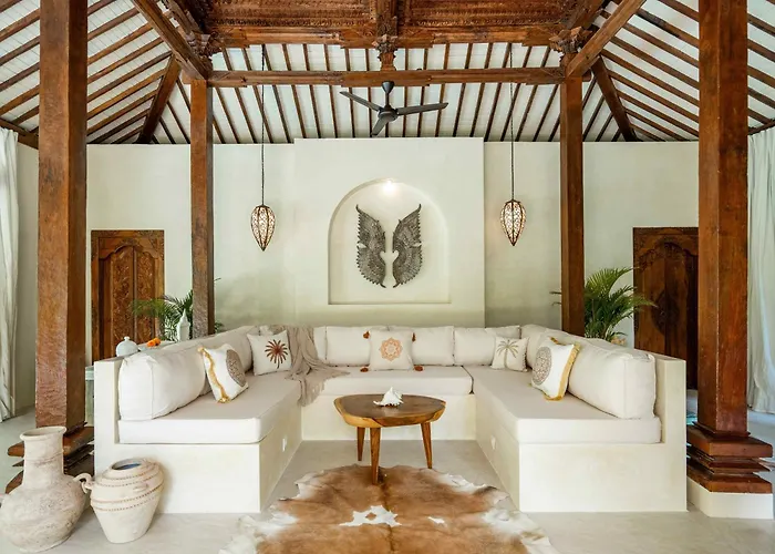 Bambu Cinta - Luxury Eco Bamboo & Lemuria - Luxury Jungle Retreat Villa *