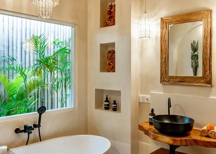 Bambu Cinta - Luxury Eco Bamboo & Lemuria - Luxury Jungle Retreat Villa