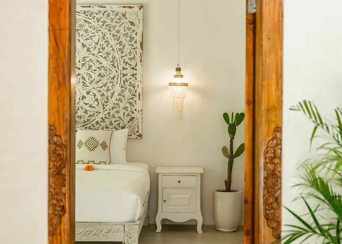 Bambu Cinta - Luxury Eco Bamboo & Lemuria - Luxury Jungle Retreat *