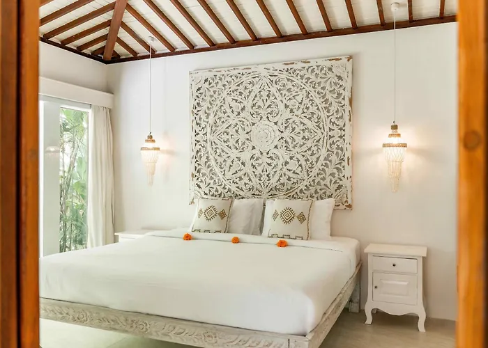 Villa Bambu Cinta - Luxury Eco Bamboo & Lemuria - Luxury Jungle Retreat *