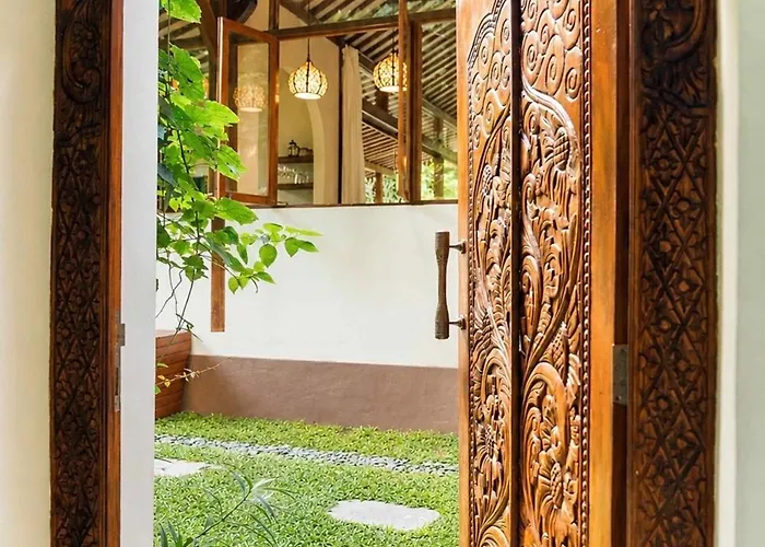 Bambu Cinta - Luxury Eco Bamboo & Lemuria - Luxury Jungle Retreat Ubud