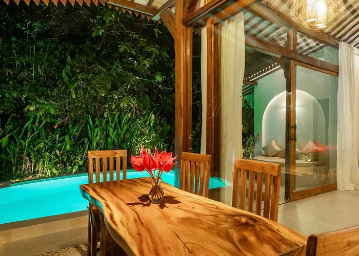 Bambu Cinta - Luxury Eco Bamboo & Lemuria - Luxury Jungle Retreat Villa