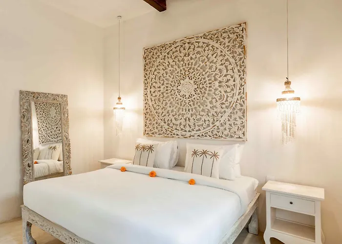 Bambu Cinta - Luxury Eco Bamboo & Lemuria - Luxury Jungle Retreat