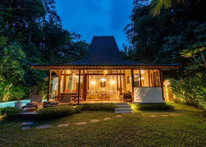Villa Bambu Cinta - Luxury Eco Bamboo & Lemuria - Luxury Jungle Retreat Ubud