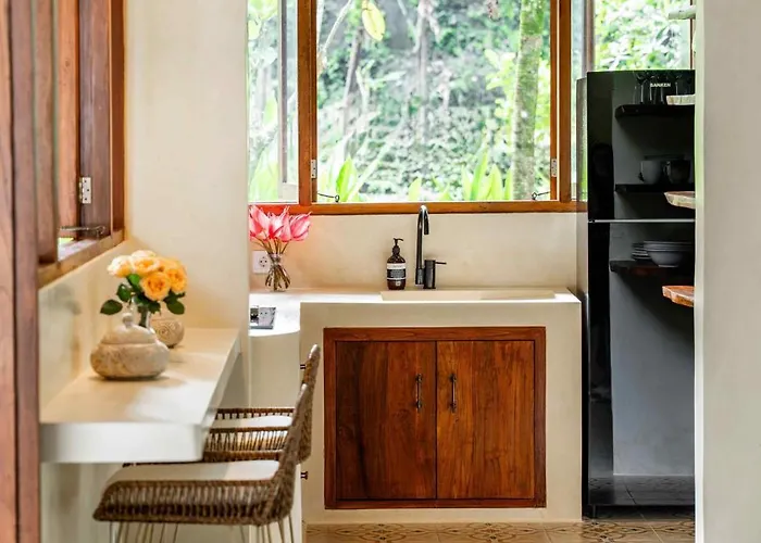 Villa Bambu Cinta - Luxury Eco Bamboo & Lemuria - Luxury Jungle Retreat *